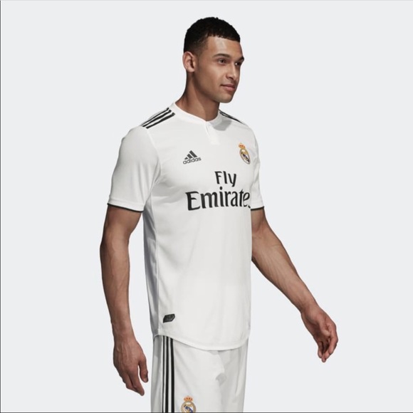 Adidas REAL MADRID HOME AUTHENTIC JERSEY CG0561 - Picture 4 of 8